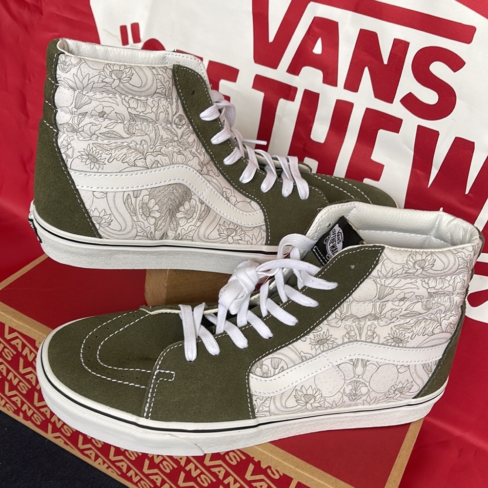 Vans Sk8-Hi
Desert Skulls Grape Leaf/
VN0A32QGRQV
Men’s sneakers - Picture 11 of 16